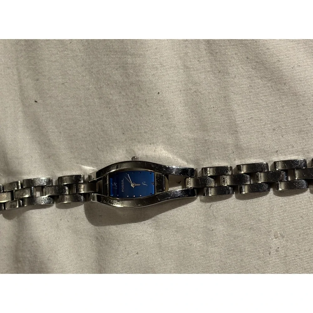 Fossil F2 Womens Silver Tone Blue Dial Rectangle Bracelet Wrist Watch‎ ES-9387